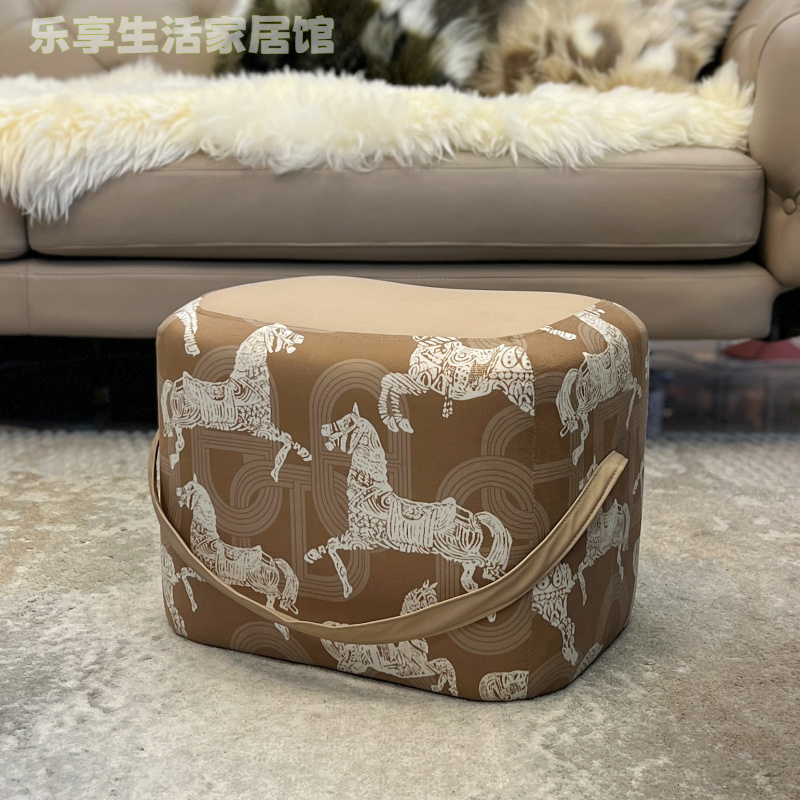 皇家马创意复古轻奢凳沙发脚踏家用换鞋凳提手凳客厅软包小矮凳