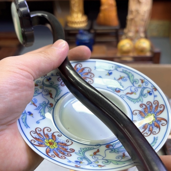 瓷片精致雕刻工艺