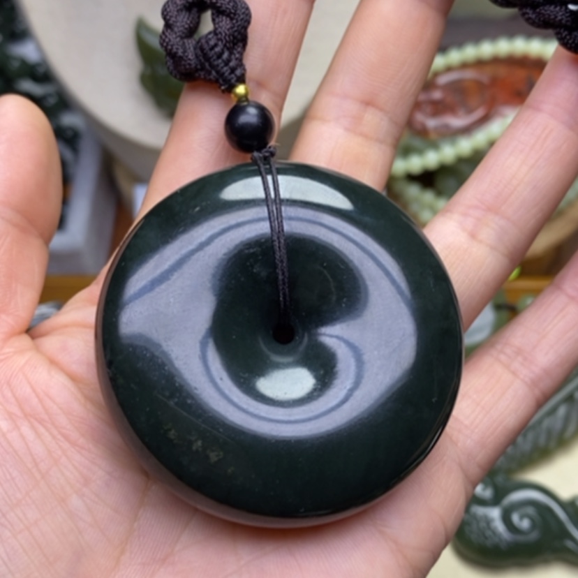 【闪购商品】未镶嵌和田玉把件轻**月
