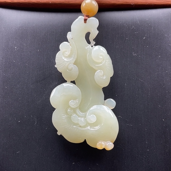 和田玉颈饰未镶嵌如意