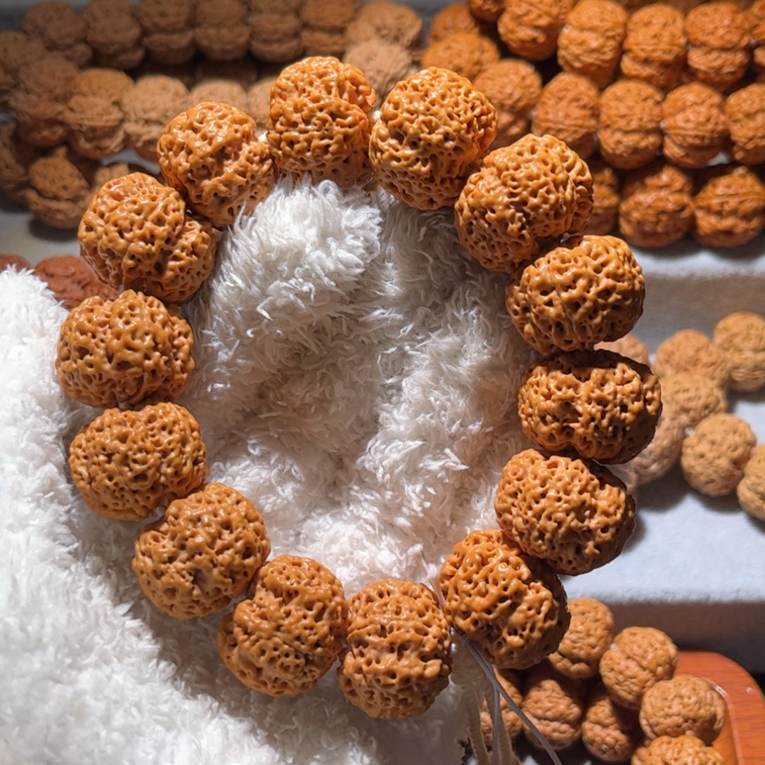 金刚菩提手串满肉闷墩24尺寸