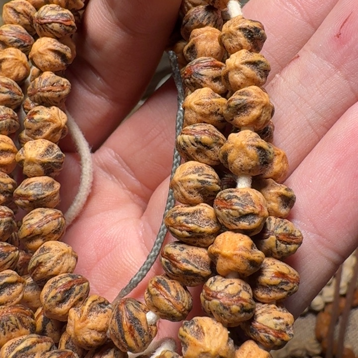 r***o吊坠柏香籽/百香籽