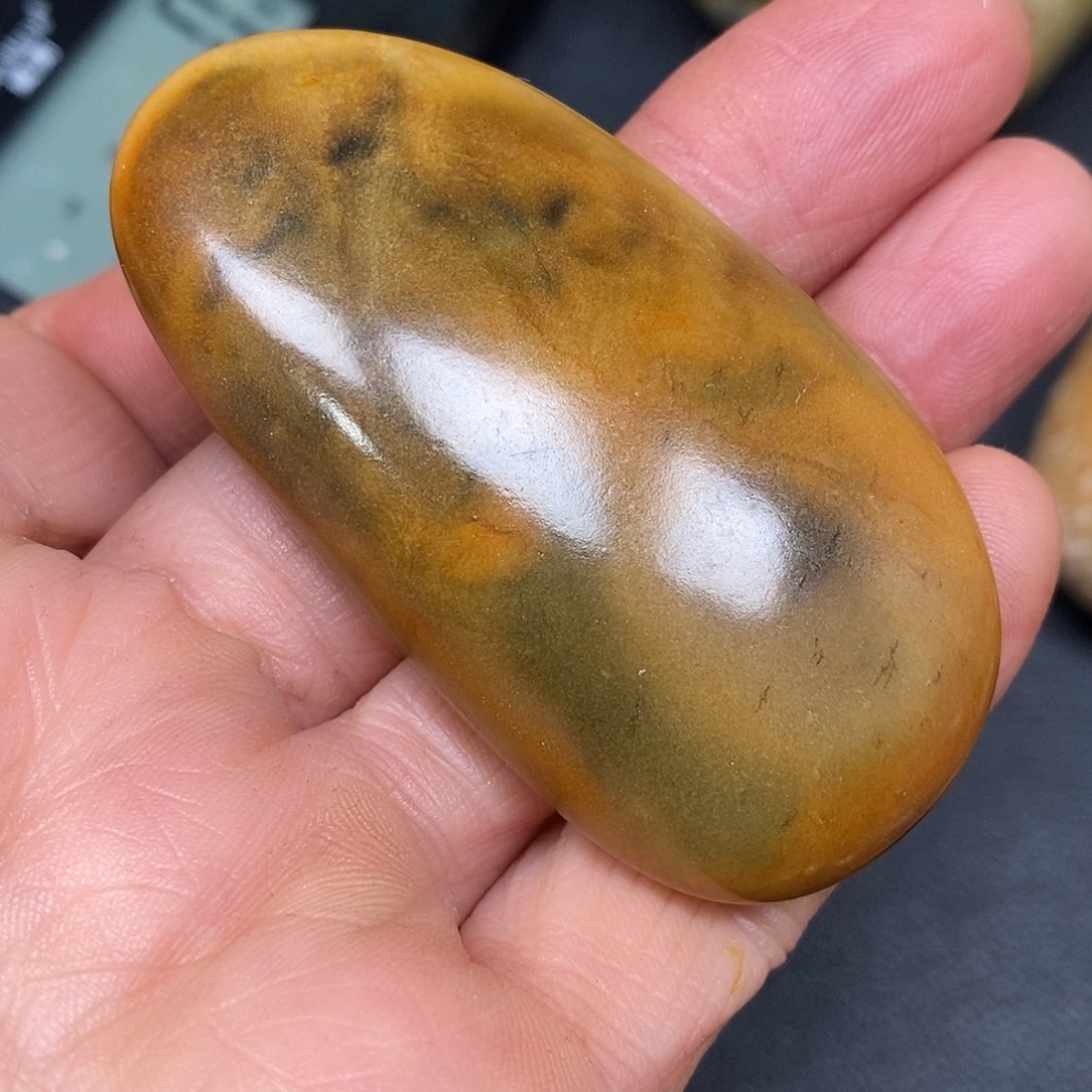 和田玉未镶嵌珠宝奇石