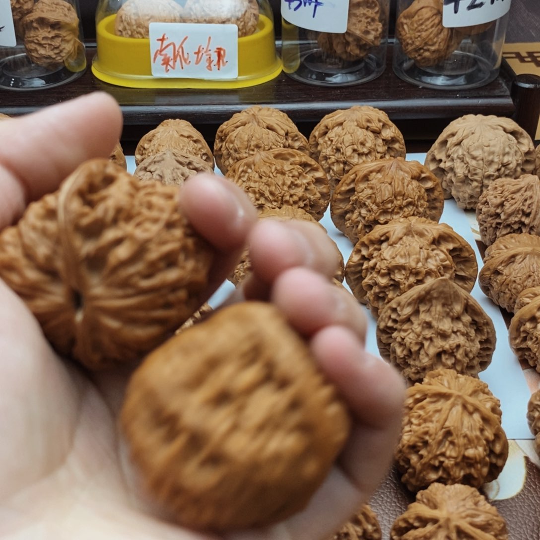 文玩核桃把件家凤凰团