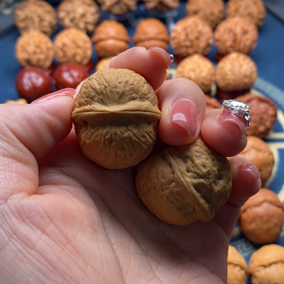 文玩核桃把件L**Y精品小手捻