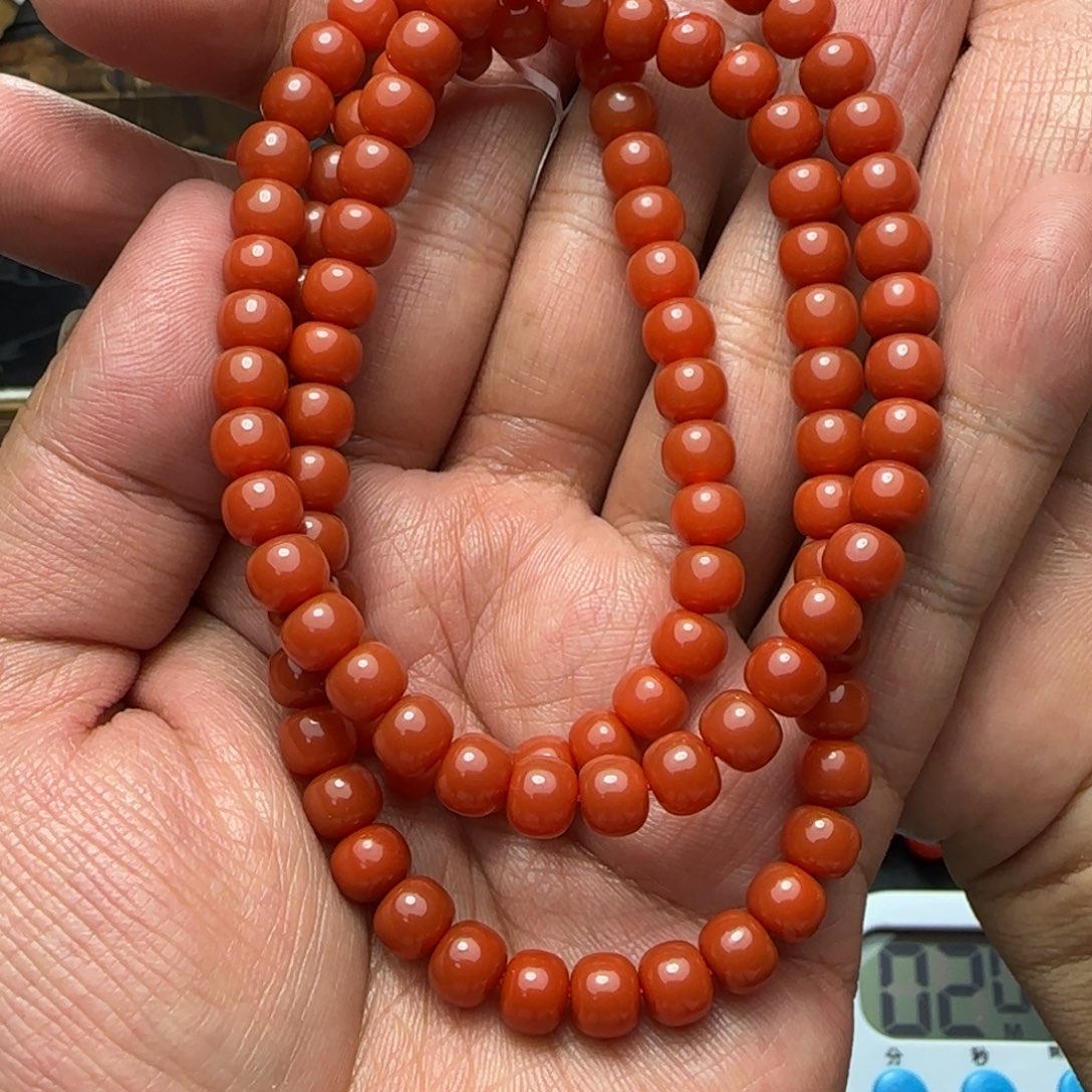 南红玛瑙颈饰未镶嵌苏*?