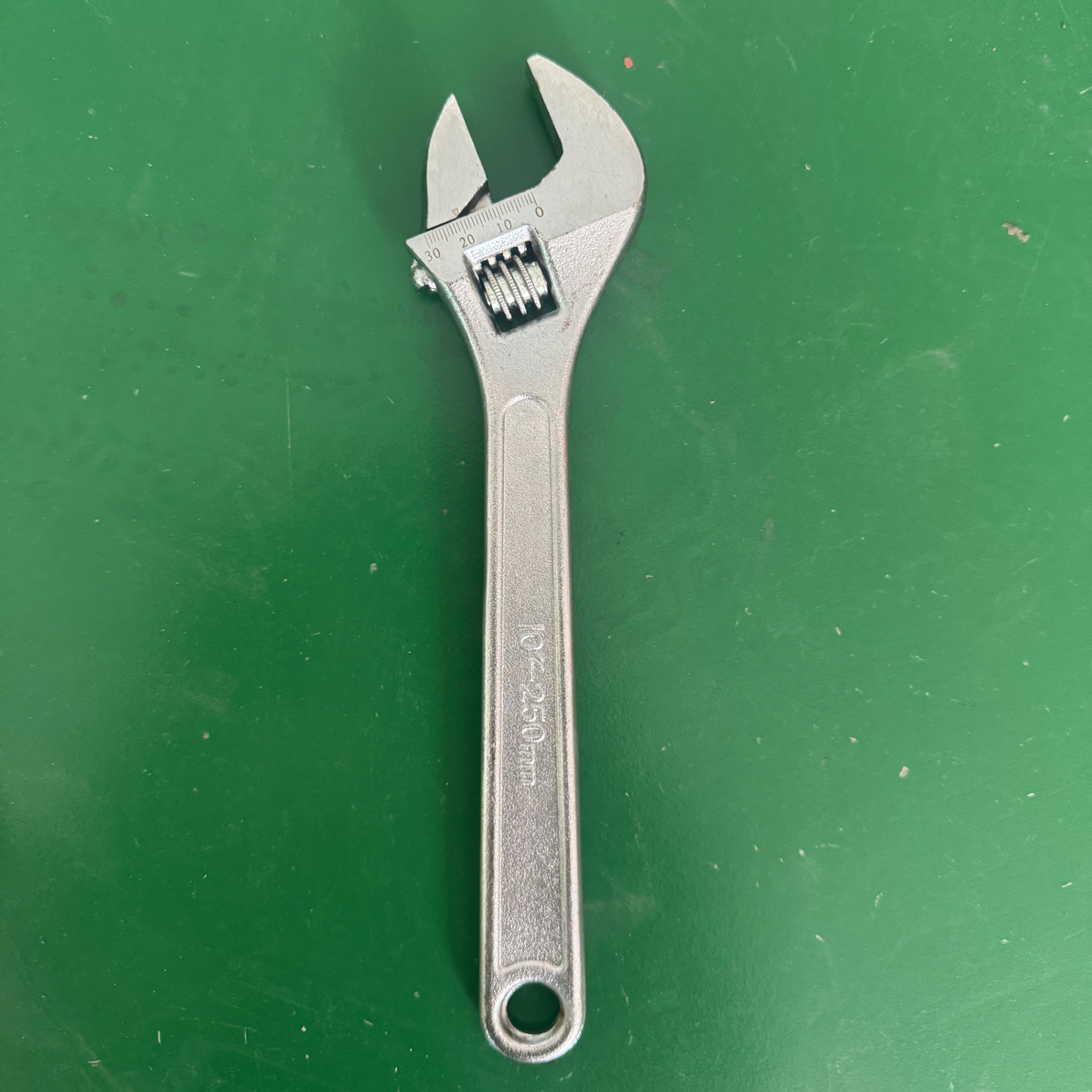10寸活扳手，家用（有油渍属正常现象