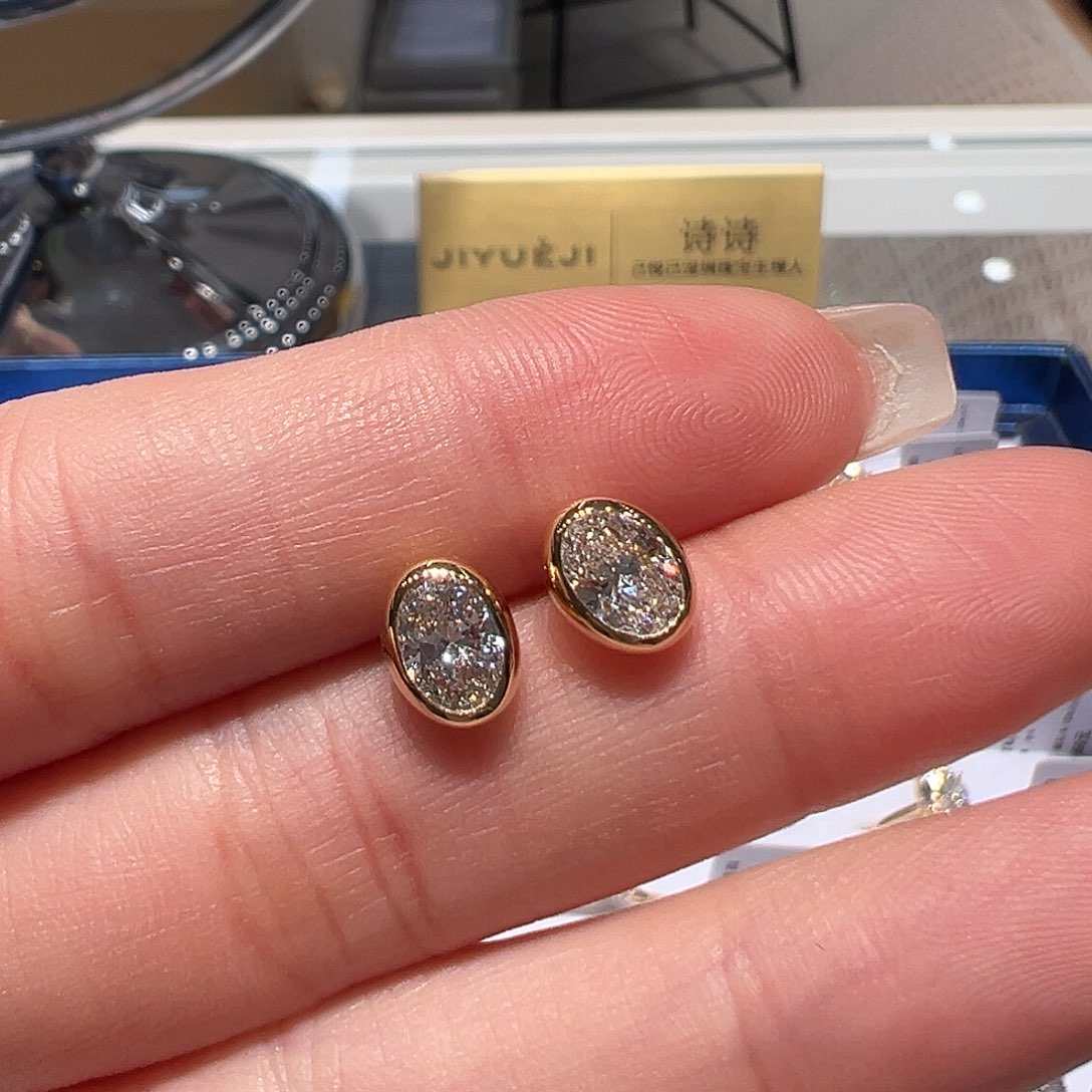 18K金镶嵌实验室培育钻石耳钉1 克拉孤品放漏
