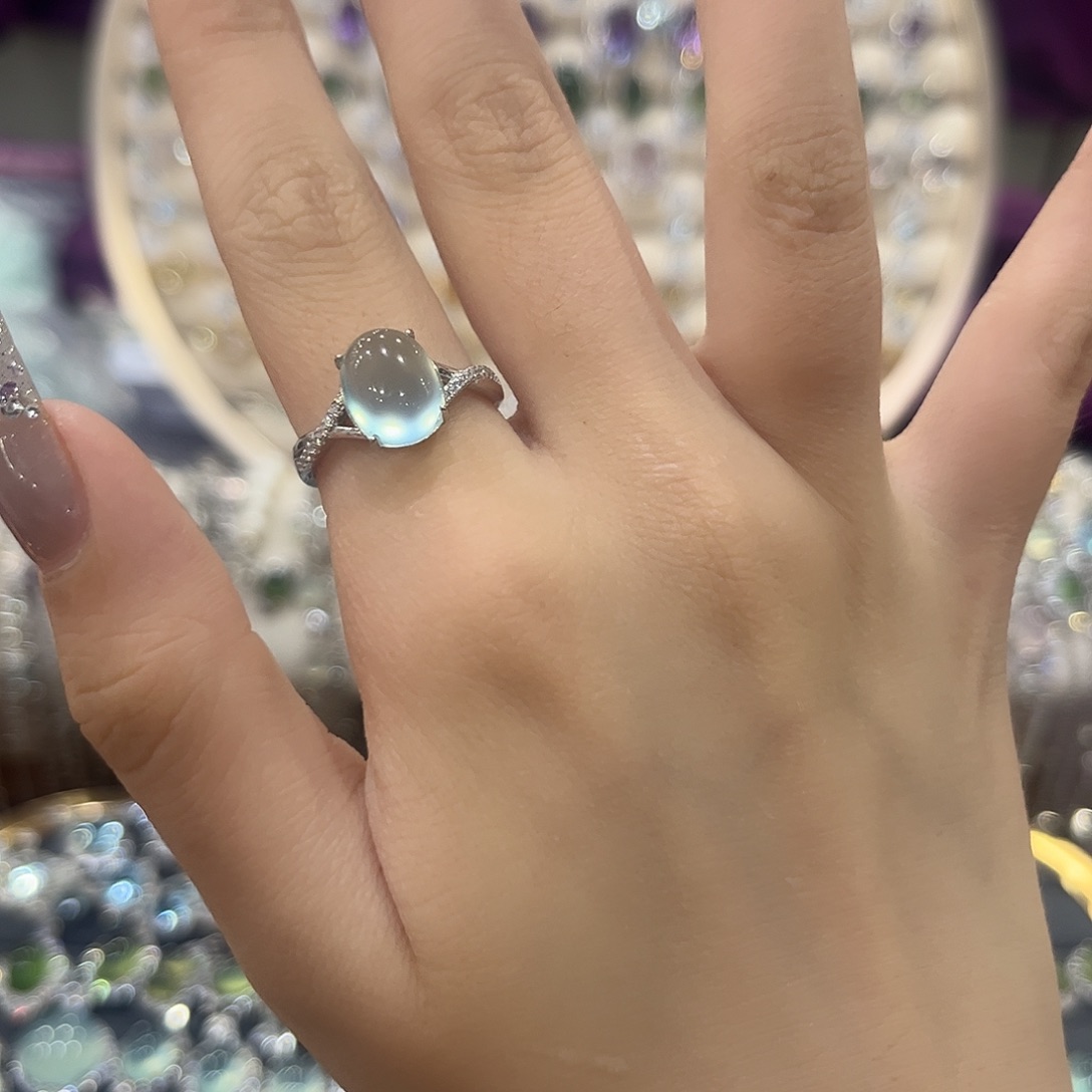 麦***.蛇纹石玉银S925镶嵌女款戒指