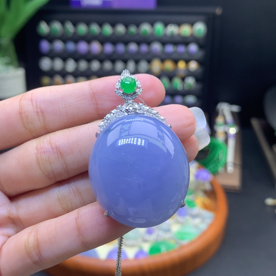 翡翠18K金镶嵌颈饰