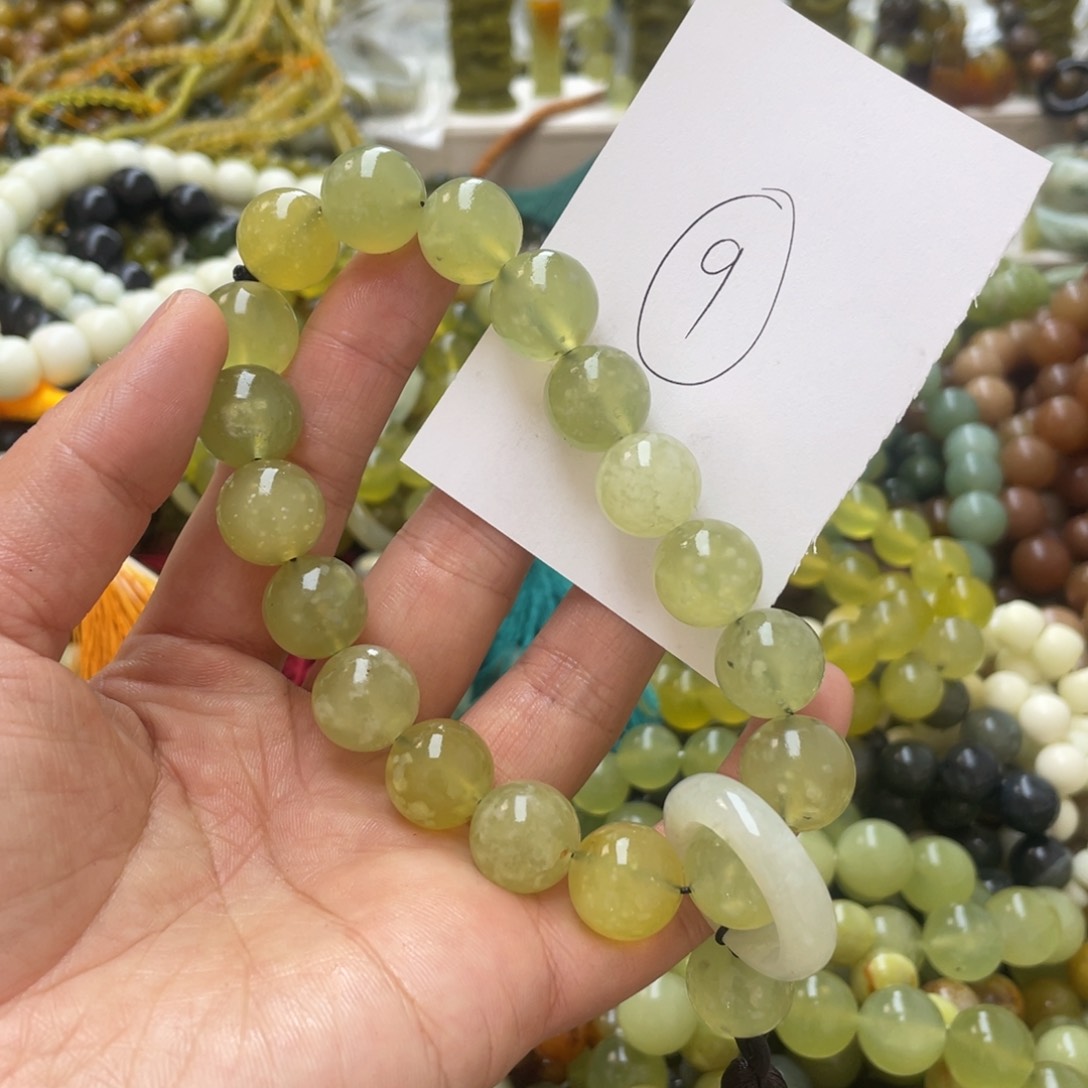 透闪石-蛇纹石玉手链未镶嵌