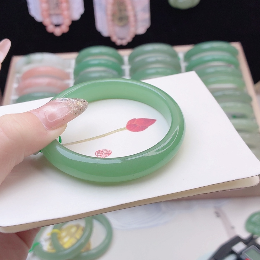 石英质玉未镶嵌手镯56