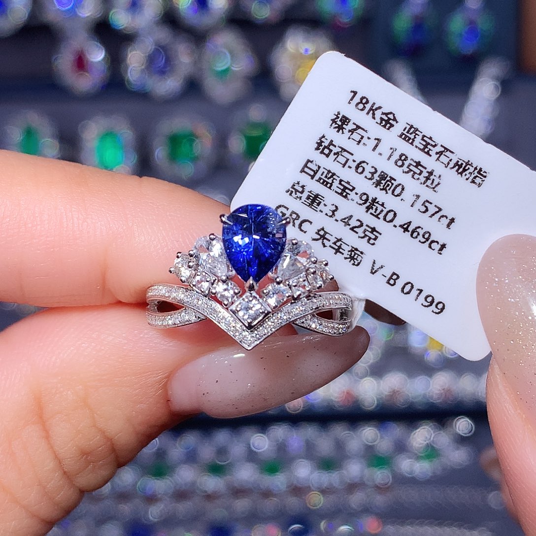 戒指蓝宝石18K金镶嵌