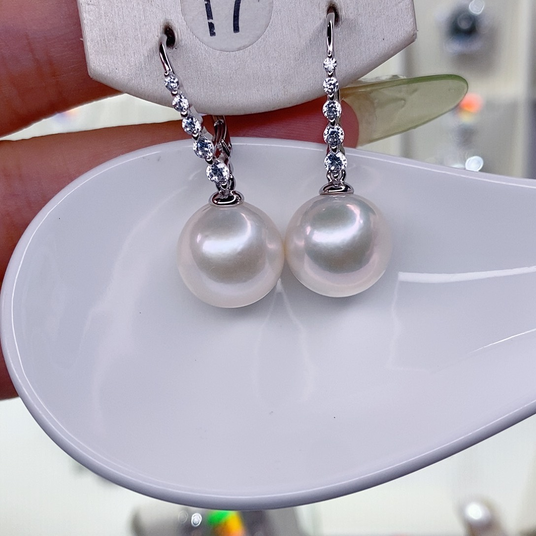 珠***房银S925镶嵌淡水珍珠耳饰