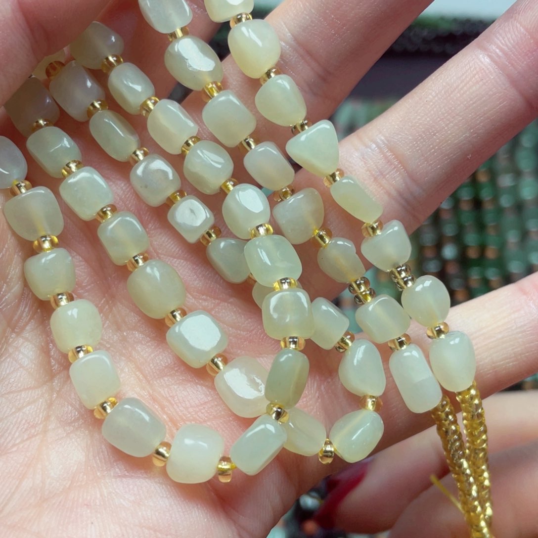 和田玉颈饰未镶嵌