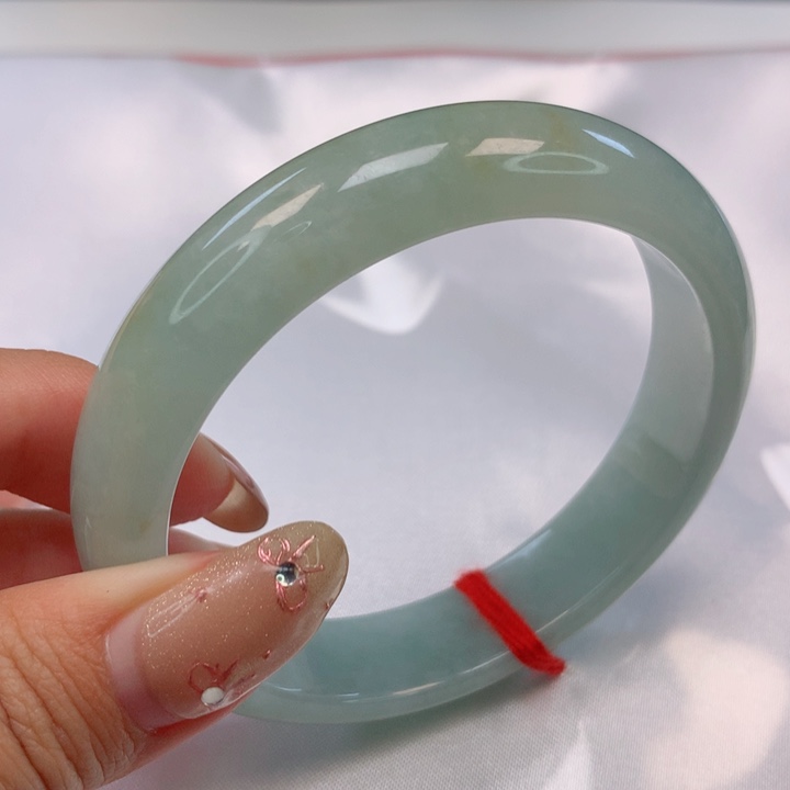 翡翠手镯未镶嵌56圈