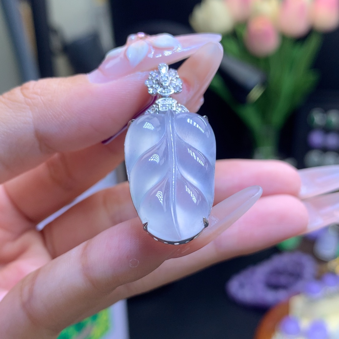 翡翠18K金镶嵌颈饰天然