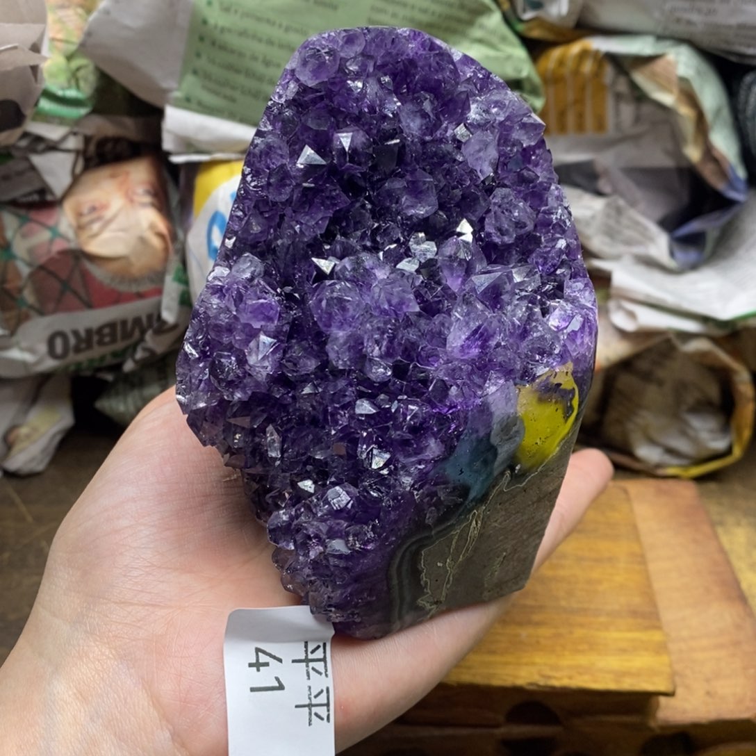 紫晶乌拉圭未镶嵌