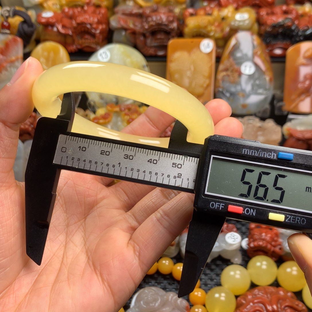 石英质玉（黄龙玉）挂件未镶嵌