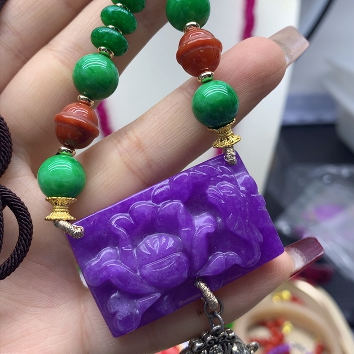 翡翠颈饰未镶嵌吊坠