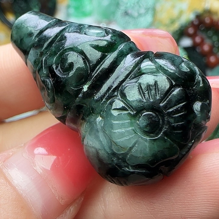 翡翠未镶嵌颈饰天然A货42