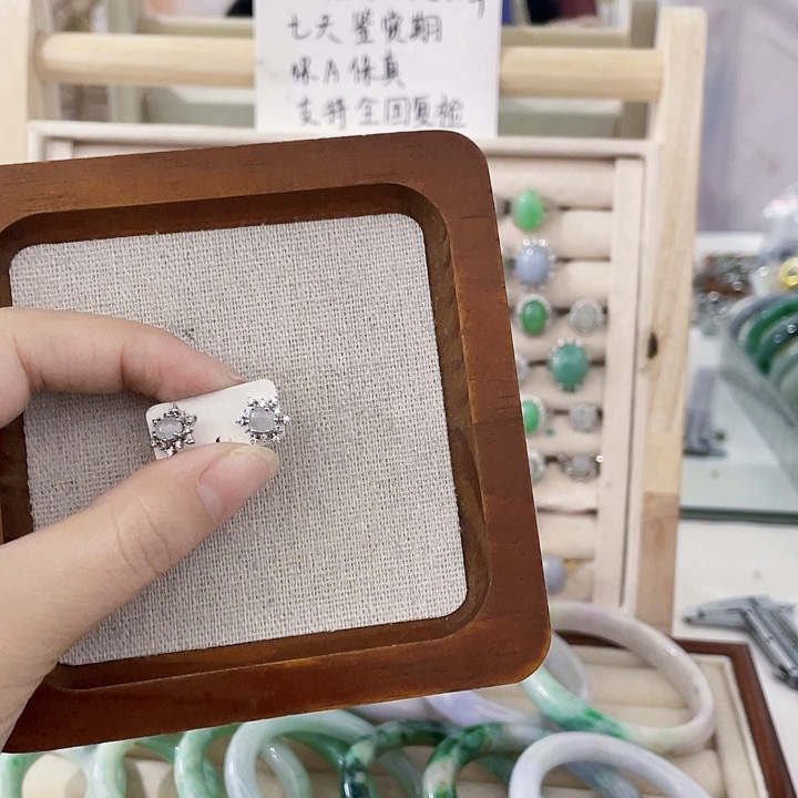 翡翠未镶嵌颈饰天然翡翠Ａ货