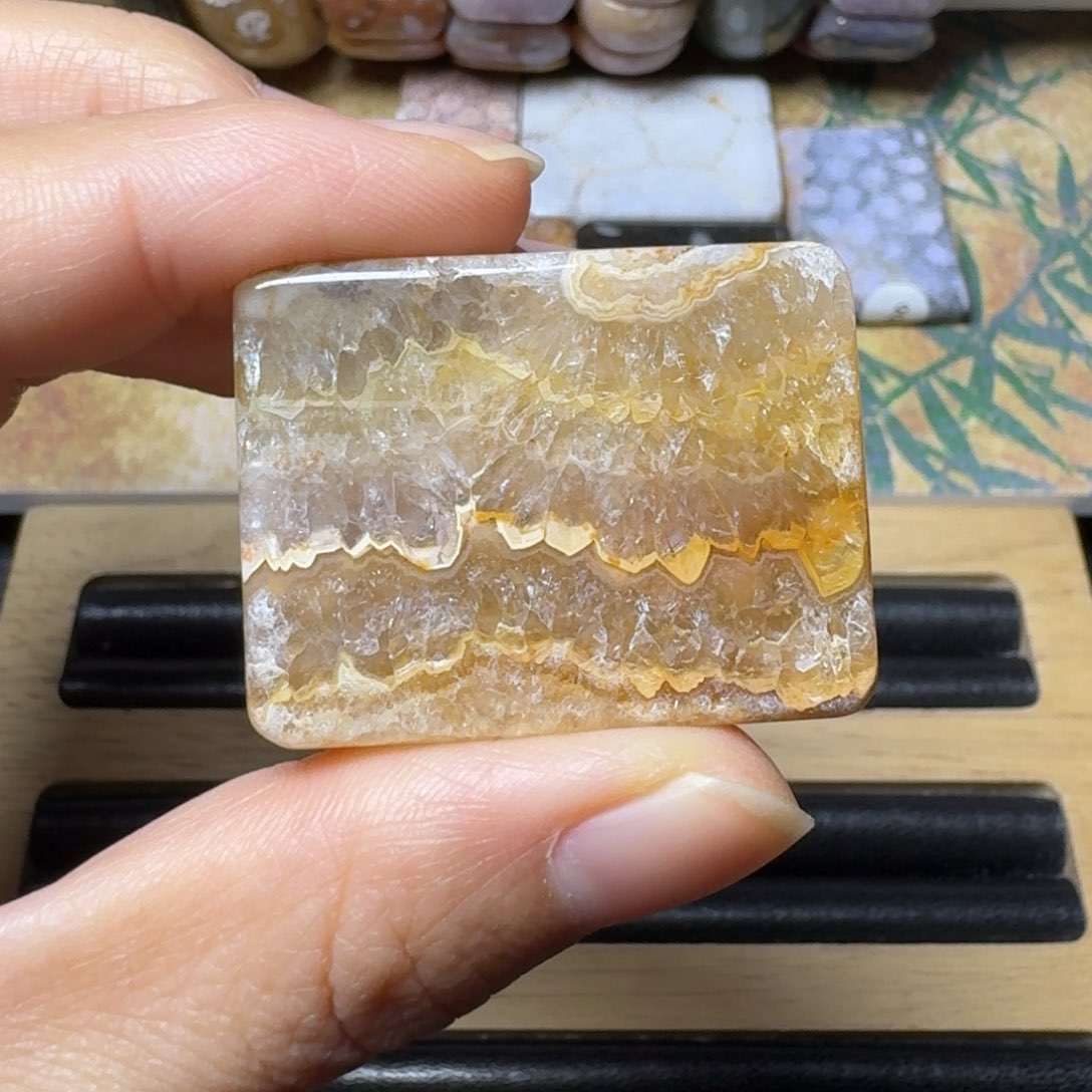 石英质玉千层水 晶未镶嵌