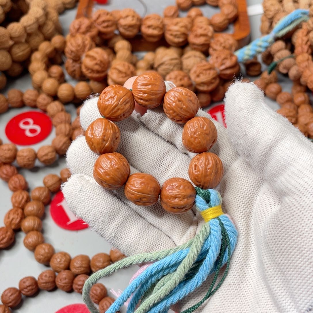 文玩核桃手串金豆手扣