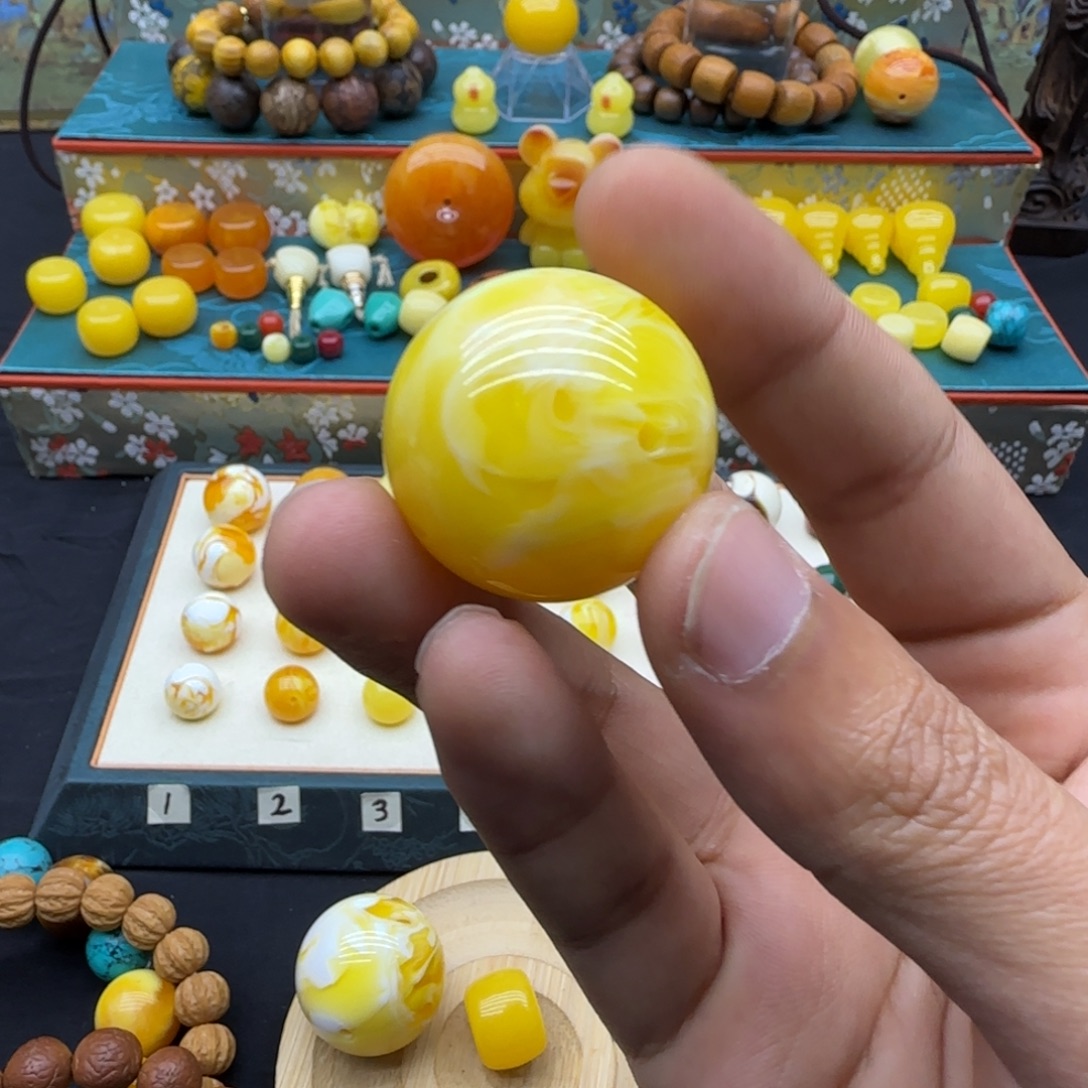 琥珀未镶嵌裸石配饰