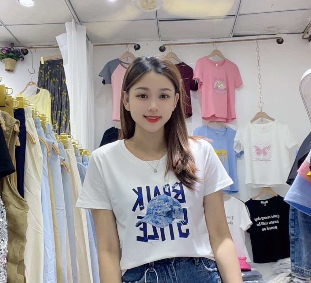 [菲菲家]新款好看圆领字母叠加帽子图案上衣64