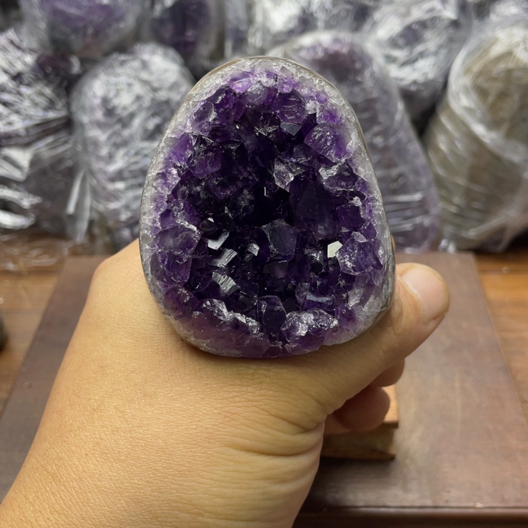 未镶嵌水晶大型摆件（非配饰）