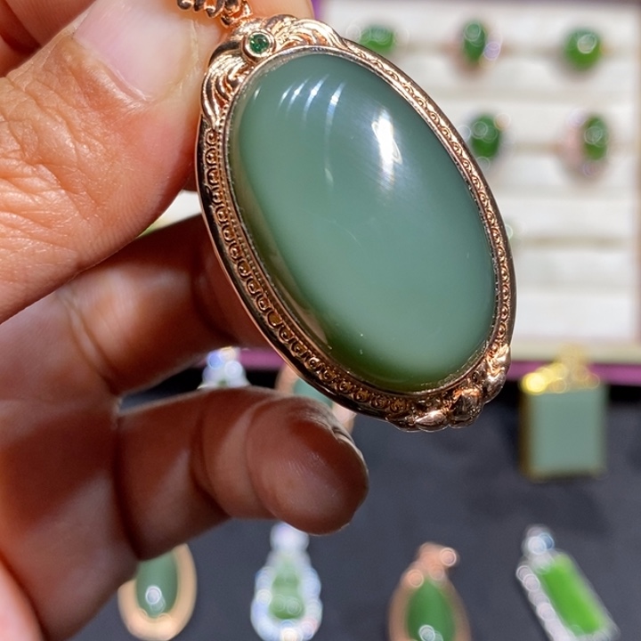 颈饰银S925镶嵌和田玉（碧玉）