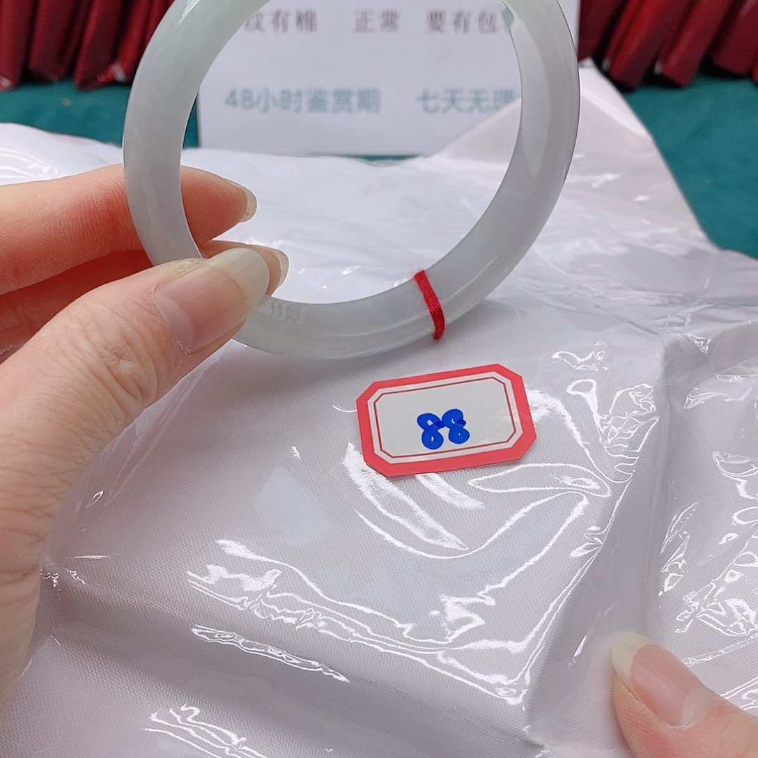 翡翠手镯未镶嵌善****?888888888