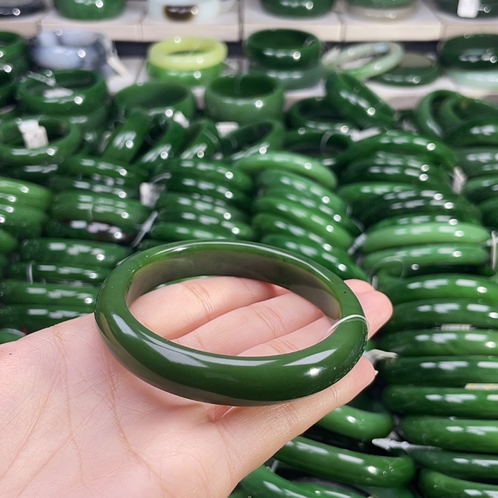 未镶嵌手镯和田玉（碧玉）