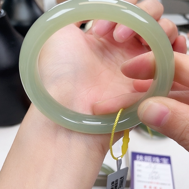 和田玉手镯58未镶嵌