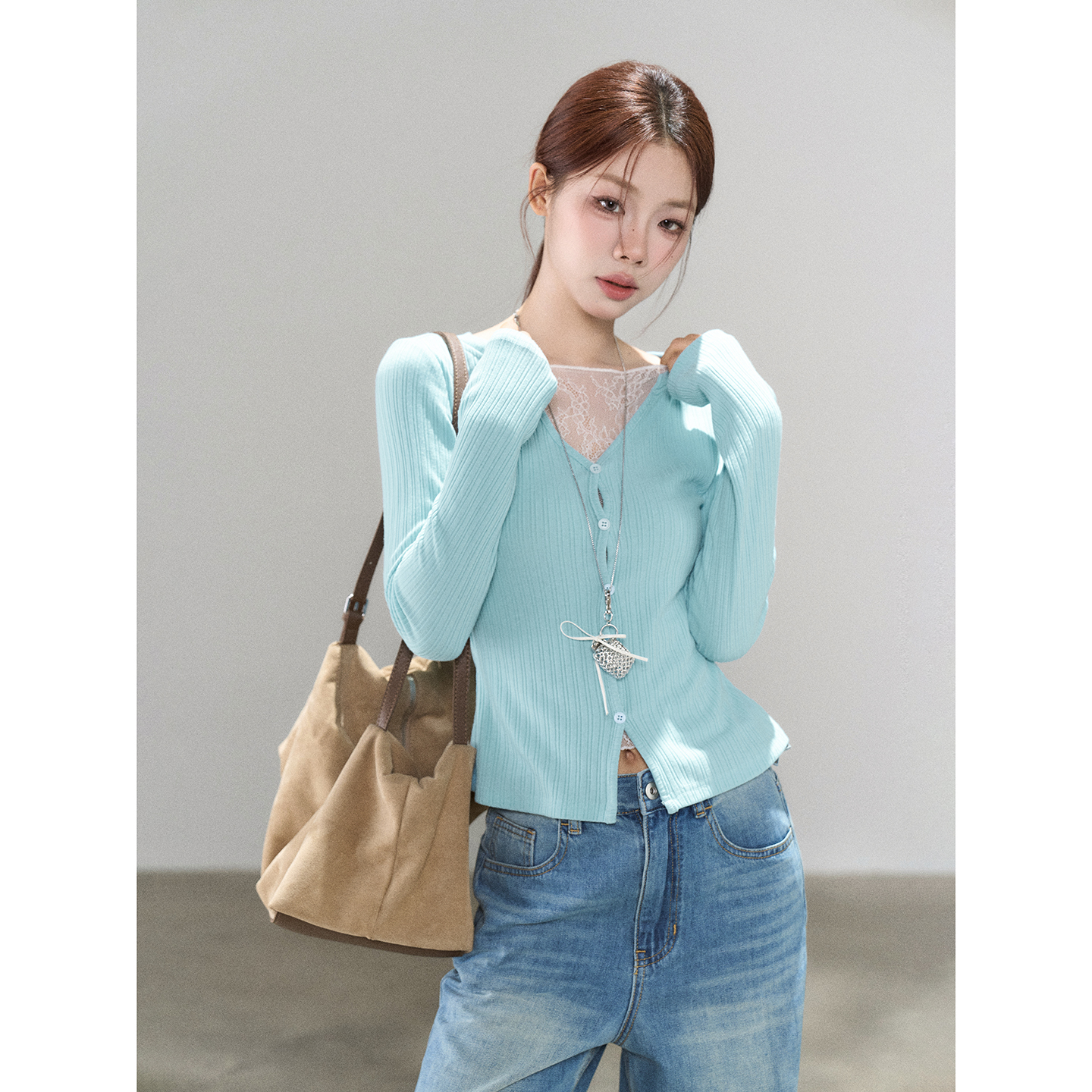 【小野莓】纹理设计长袖T恤女早秋时尚巨好看绝美上衣-清清BT79372