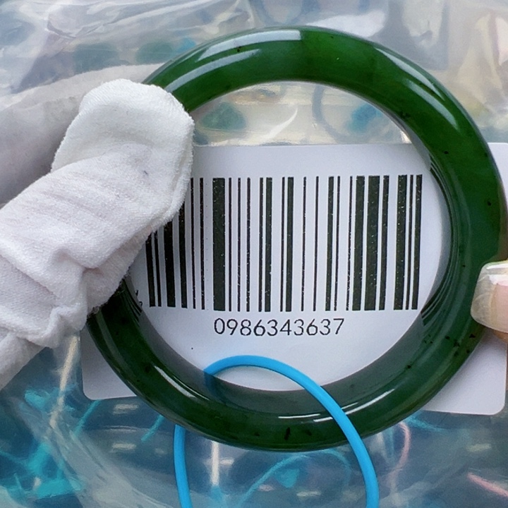 和田玉未镶嵌手镯包容5657