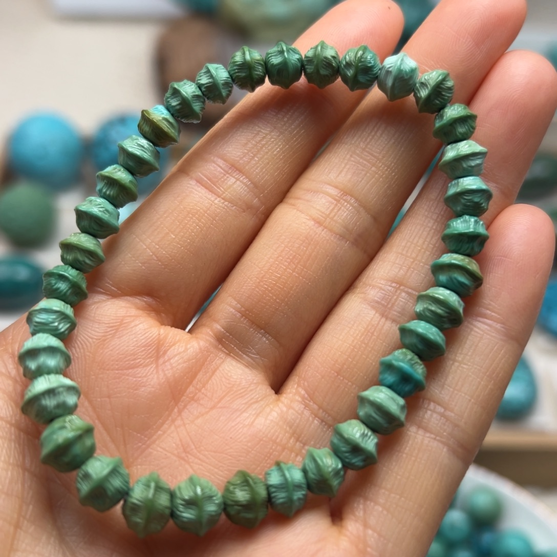 绿松石未镶嵌珠宝奇石