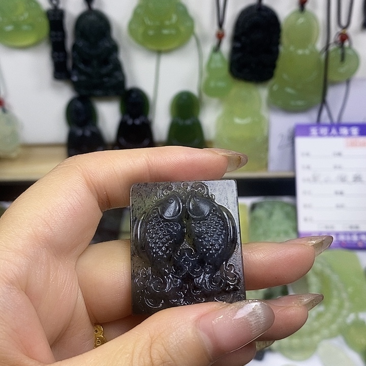 蛇纹石玉未镶嵌颈饰47