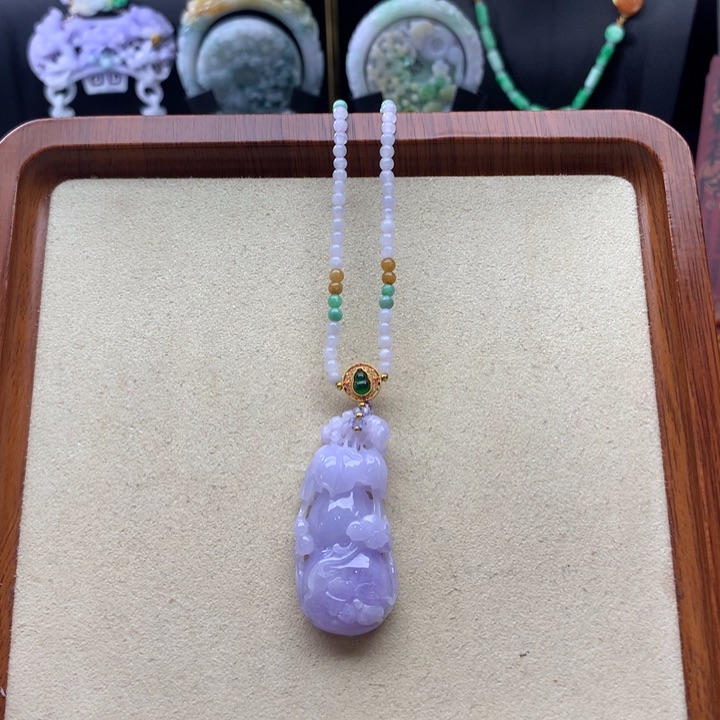 翡翠颈饰未镶嵌紫翡葫芦