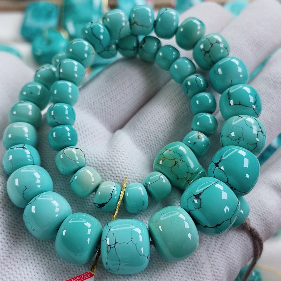 绿松石颈饰未镶嵌