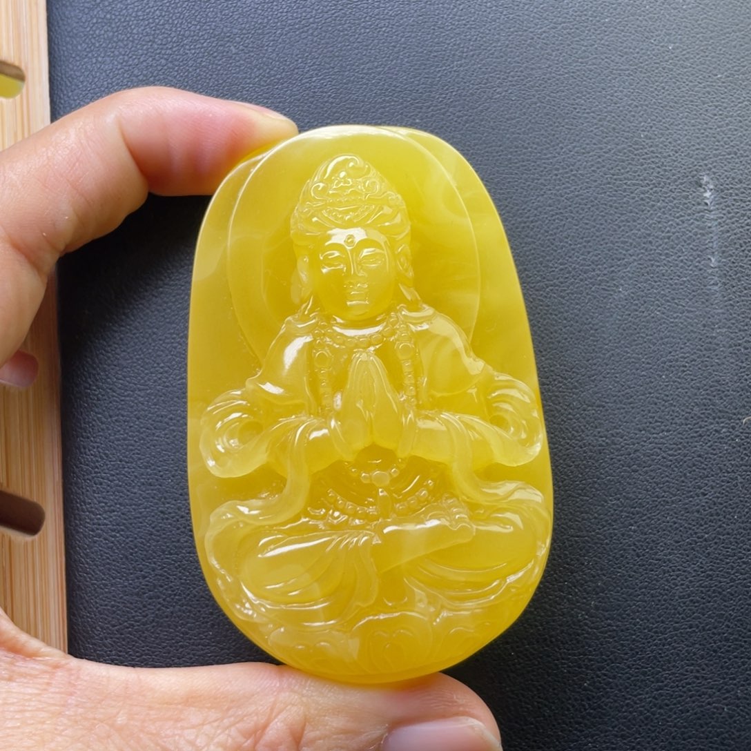 琥珀未镶嵌颈饰天然的琥珀蜜蜡