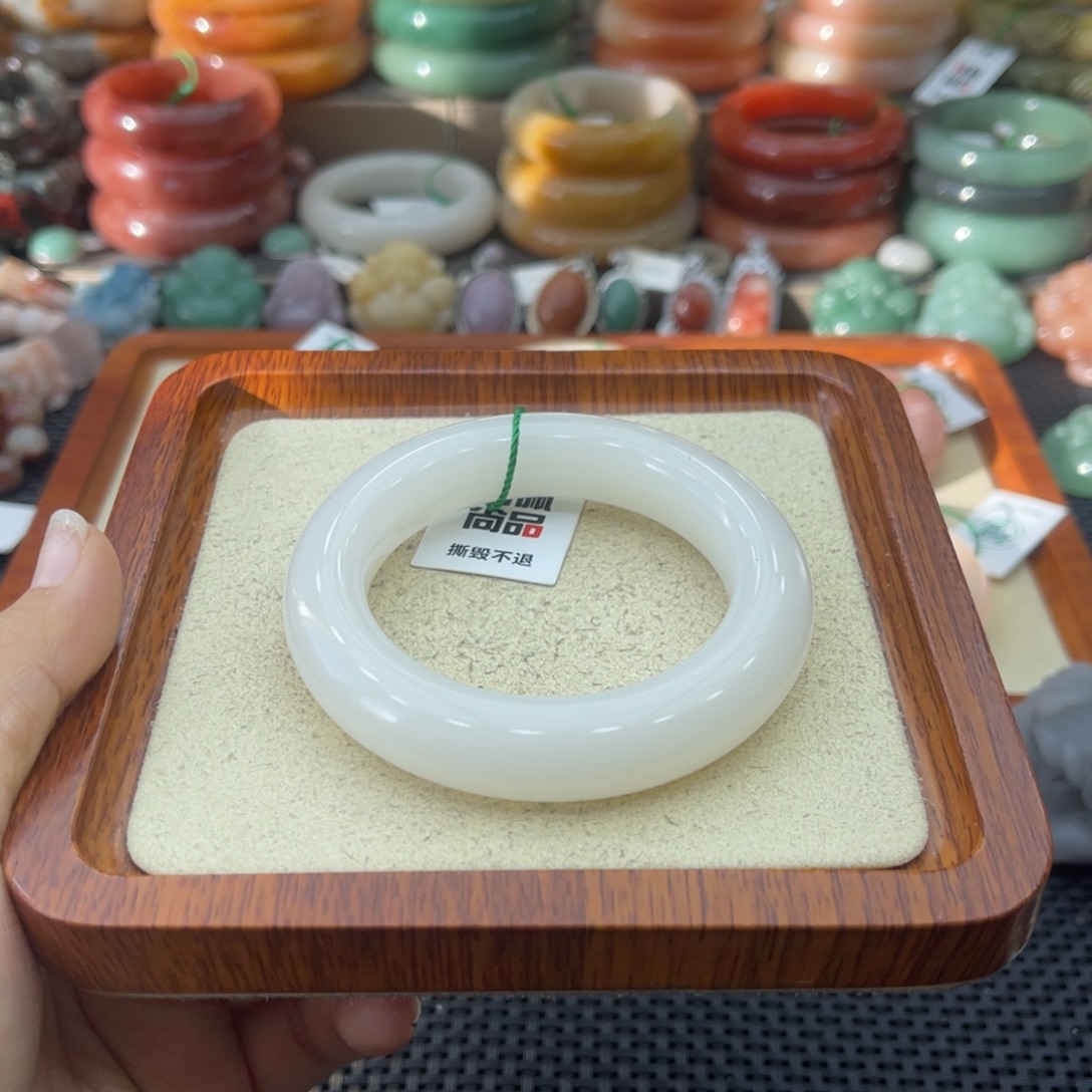 石英质玉未镶嵌手镯