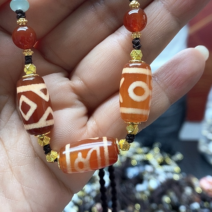 玛瑙/玉髓颈饰合金