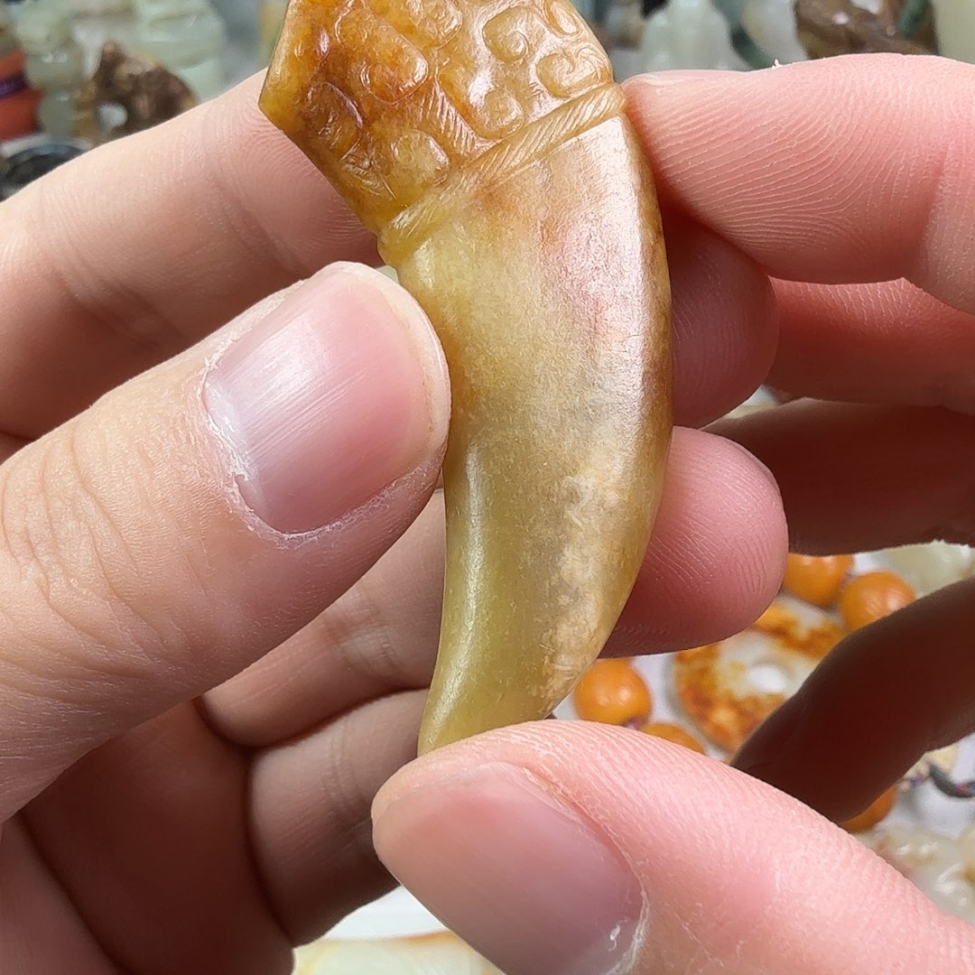 漠***狼和田玉（糖玉）未镶嵌挂件