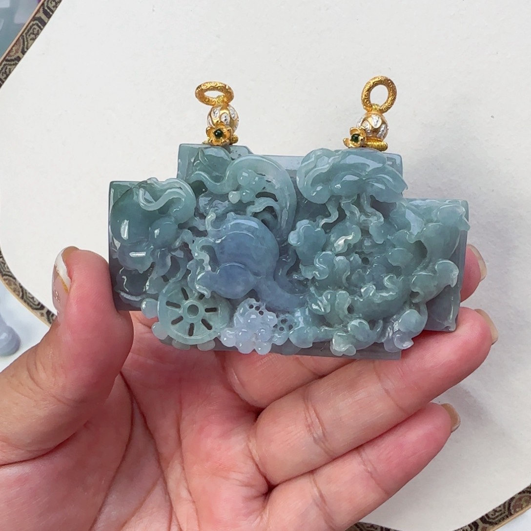 翡翠未镶嵌颈饰不*。仿古