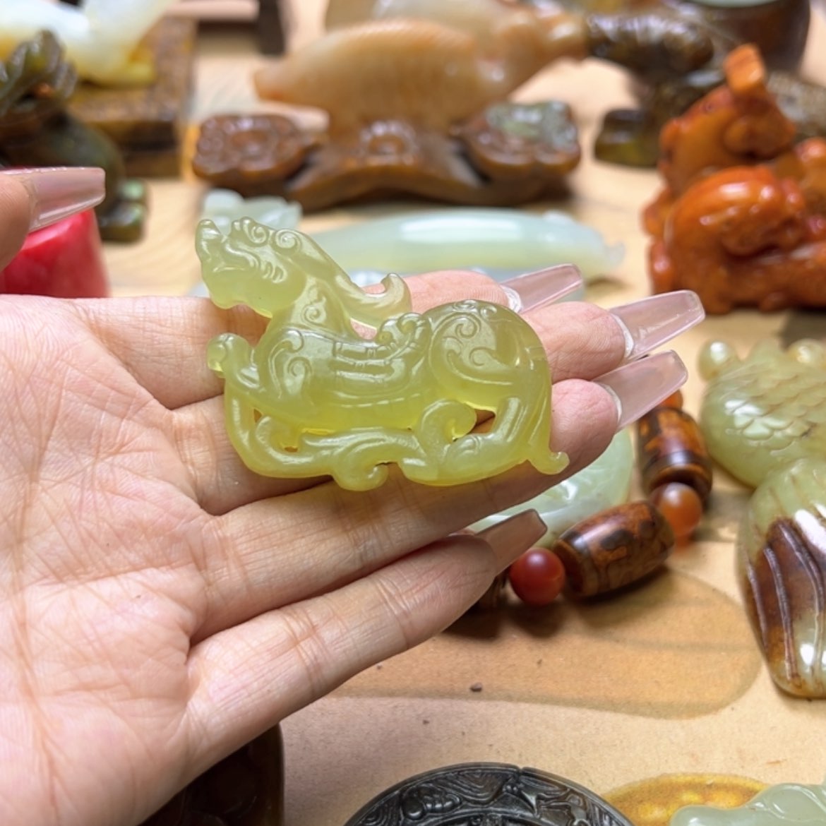 【闪购商品】蛇纹石玉颈饰未镶嵌