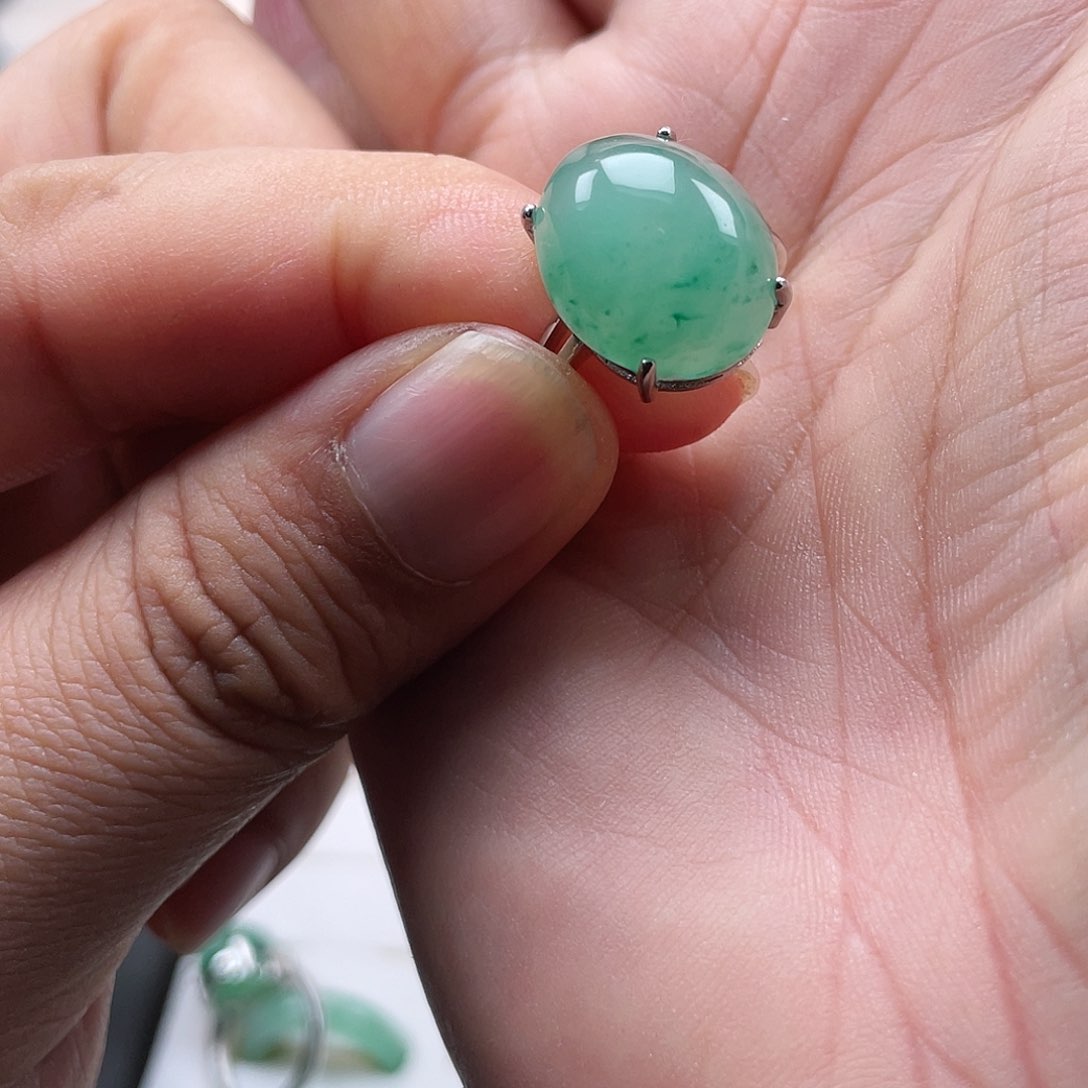 石英质玉戒指未镶嵌