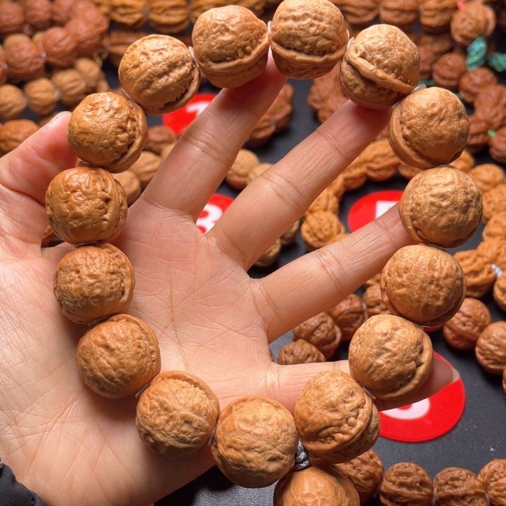 文玩核桃吊坠光头白茬