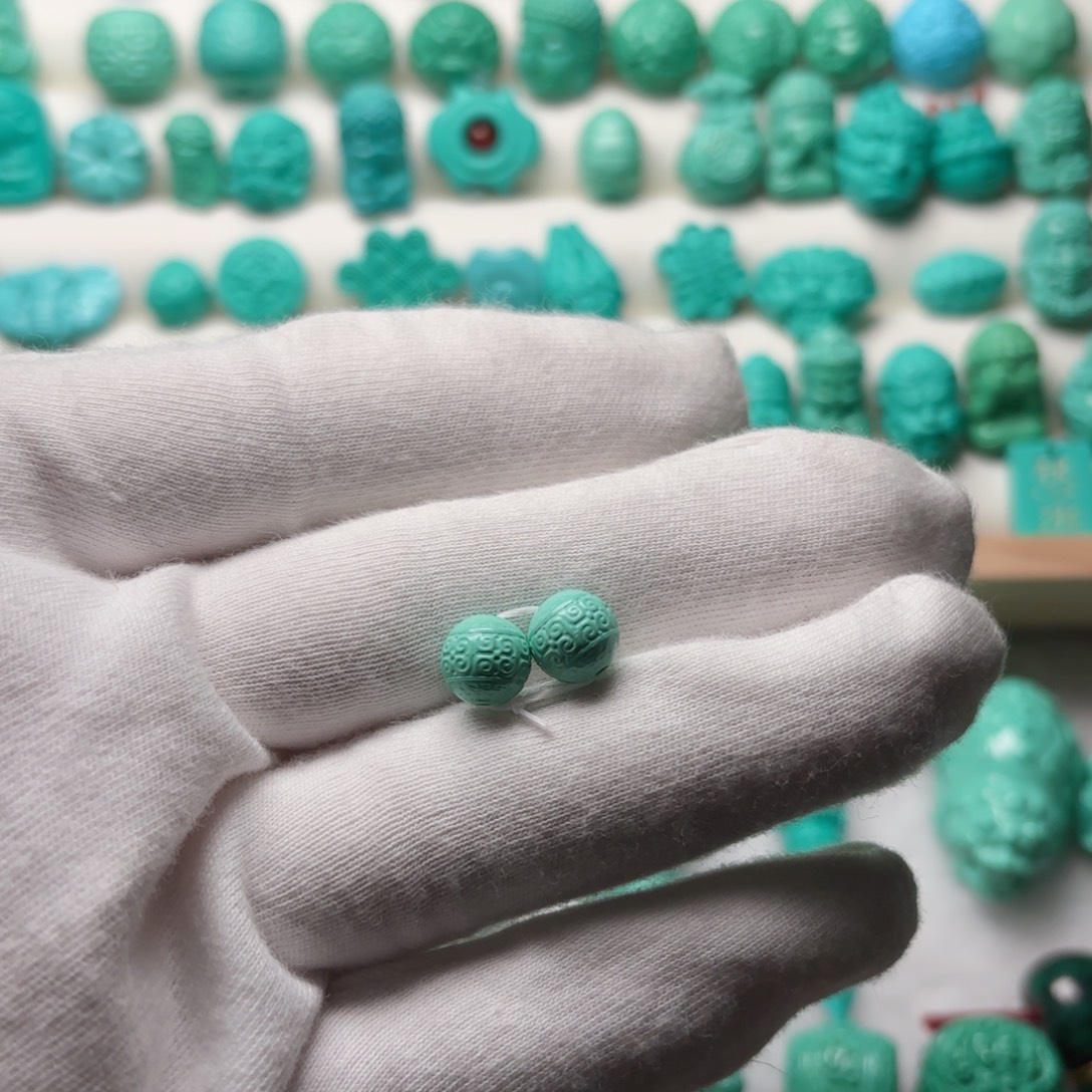 尺寸8的回纹圆珠一对